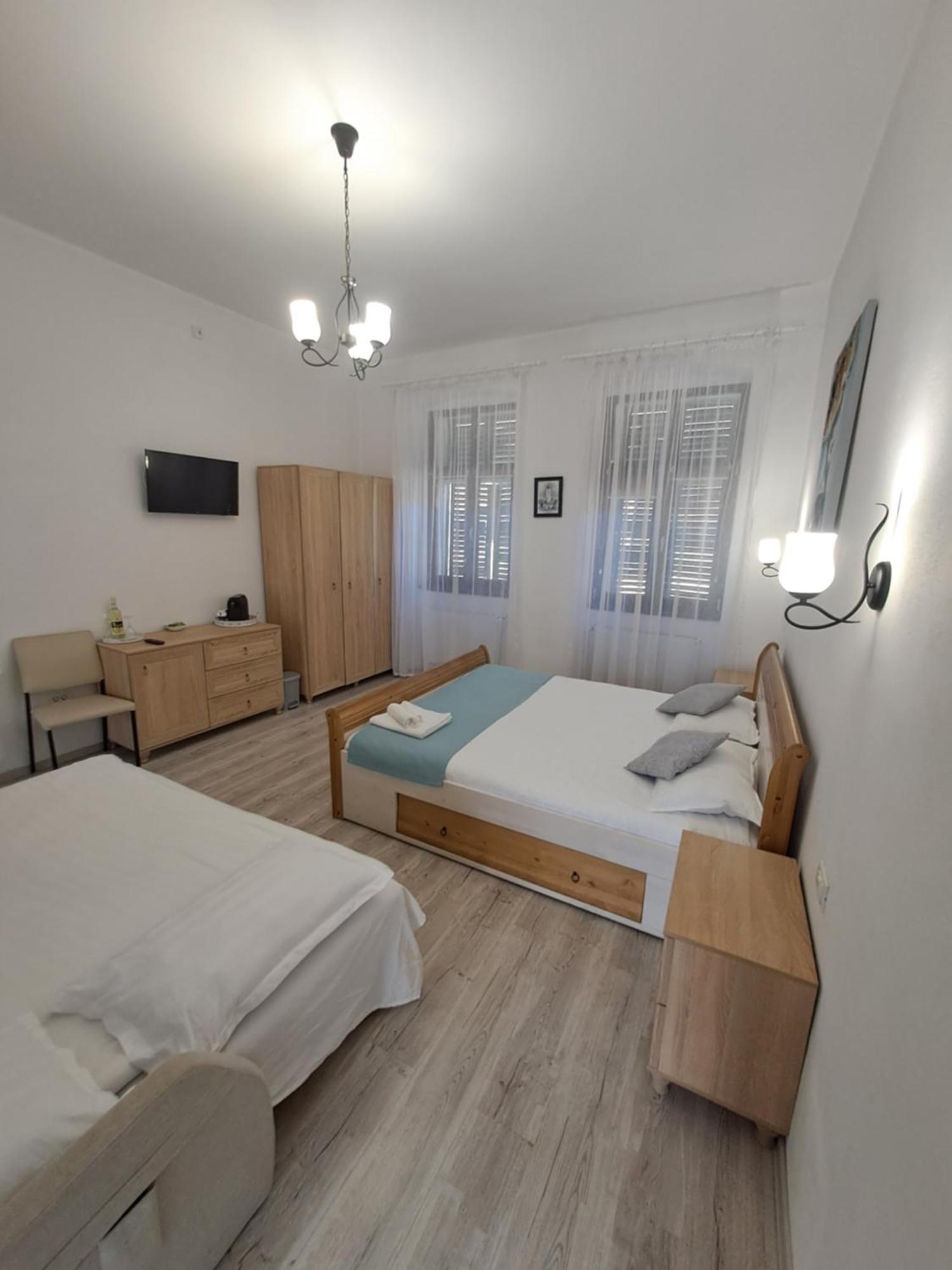 Casa Bella Hotel Сибиу Екстериор снимка